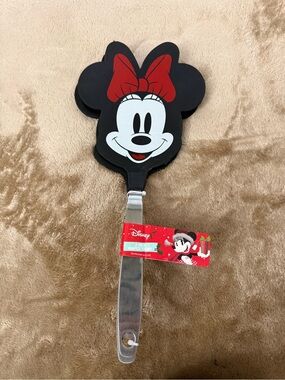 Disneys Minnie Mouse 2pk Shaped Spatulas